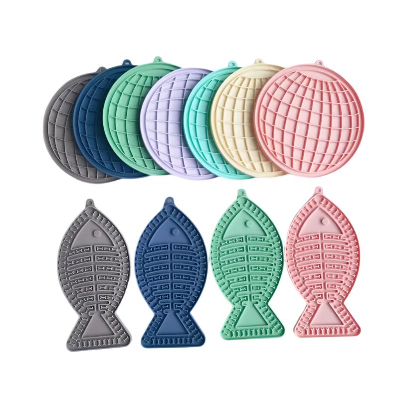 Fish-shaped Round Pet Silicone Snack Pad Marsel & Co.