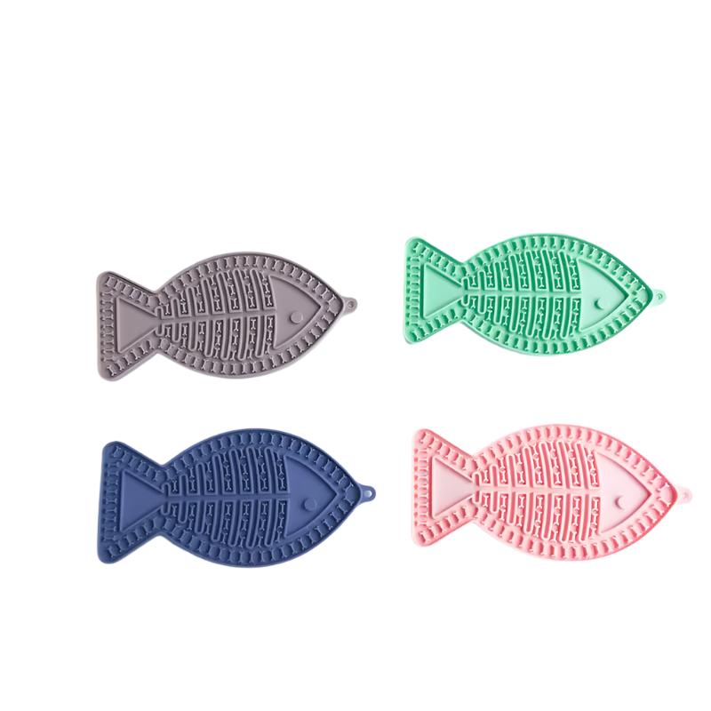 Fish-shaped Round Pet Silicone Snack Pad Marsel & Co.